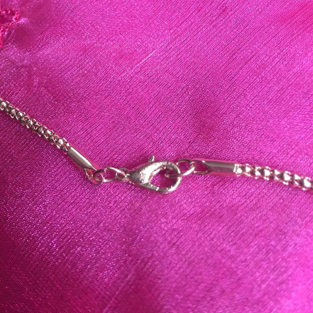 Fish Necklace - Picture 6 of 6